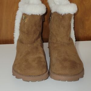 Michael Kors Girls Winter Boots Size 12 Brown Faux Fur Lined MK Logo Lug Sole